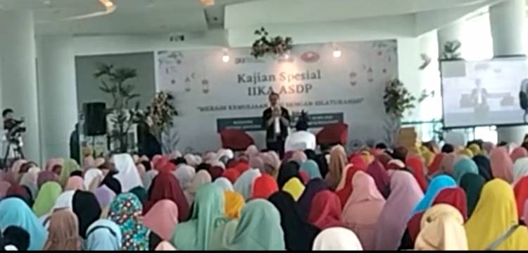 CuplikCom-Kajian-Spesial-IIKA-Asdp-Bersama-Ustadz-Adi-Pura-Dianjungan-Agung-Mall-Exsekutif -14052023164551-IMG_20230514_164458.jpg